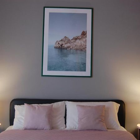 Dimora 81 Bed & Breakfast Сиракуза Екстериор снимка